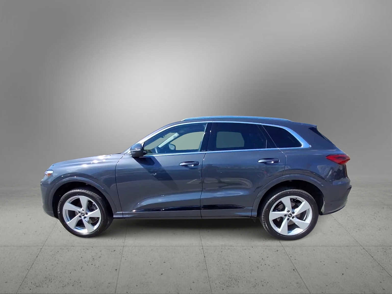Certified 2025 Audi Q5 Premium Plus w/ Premium Plus image 5
