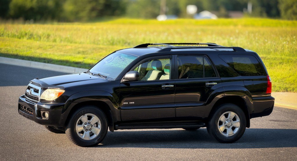 Used 2007 Toyota 4Runner Sport AWD/4WD image 3