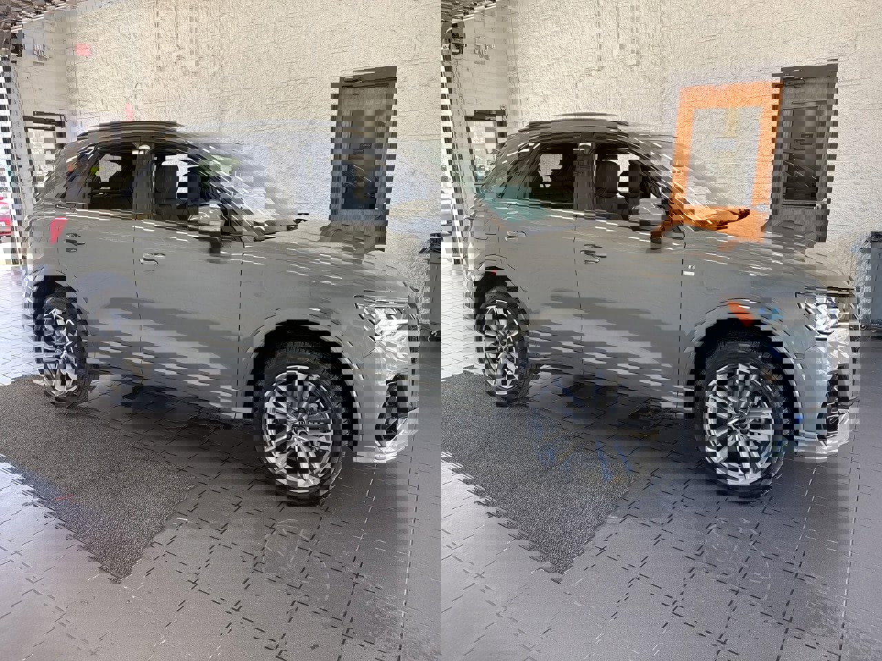 New 2025 Audi Q3 2.0T Premium image 1