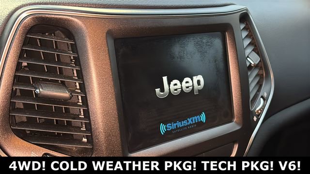 Used 2019 Jeep Cherokee Trailhawk w/ Cold Weather Group image 16