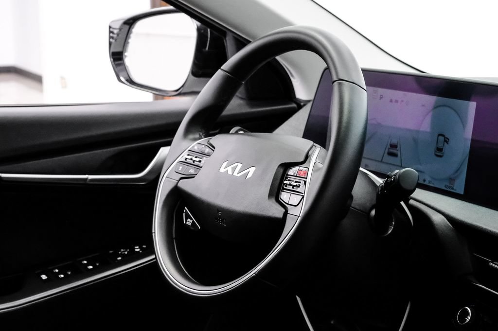 Used 2024 Kia EV6 Light RWD image 14