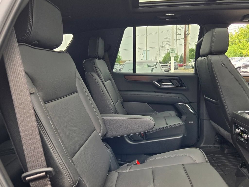 New 2026 GMC Yukon Denali w/ Sun & Power Step Package AWD/4WD image 21