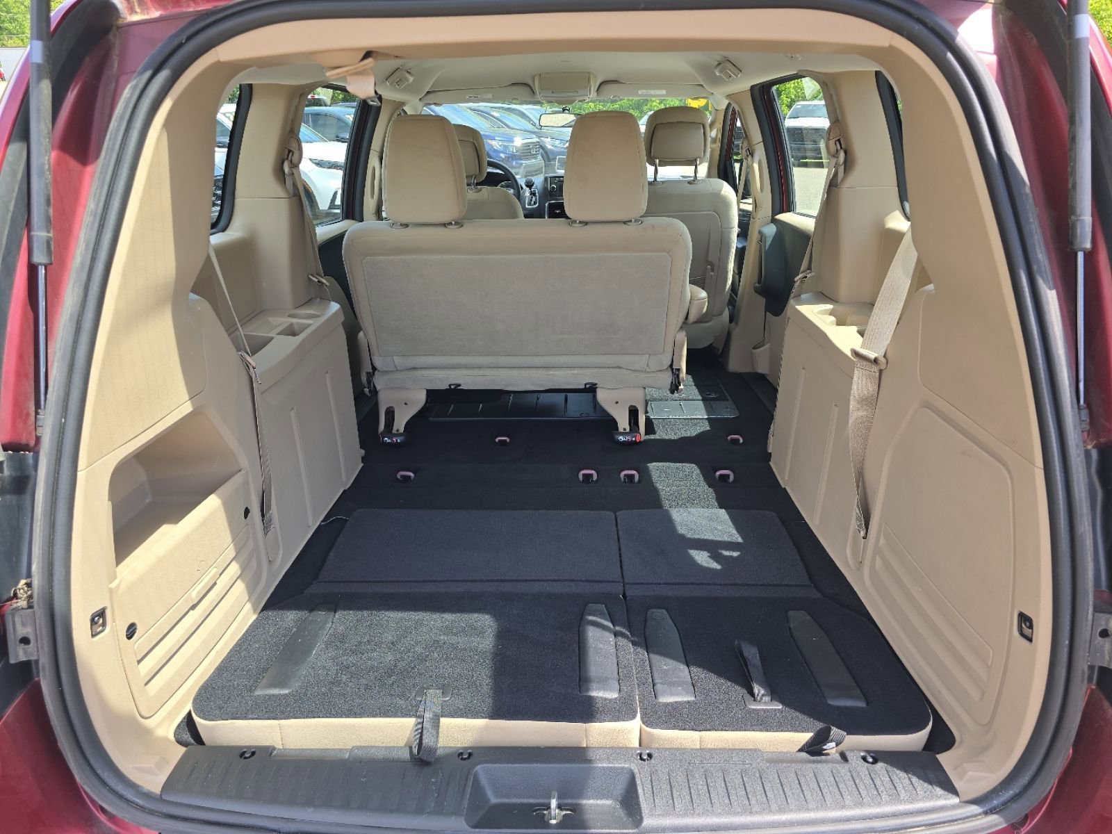 Used 2014 Dodge Grand Caravan American Value Package FWD image 13