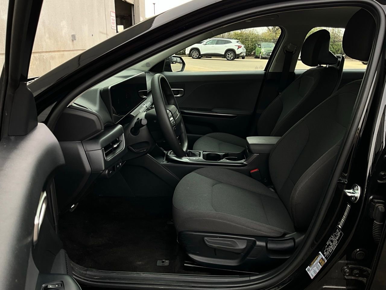 Used 2025 Kia K4 LXS image 10