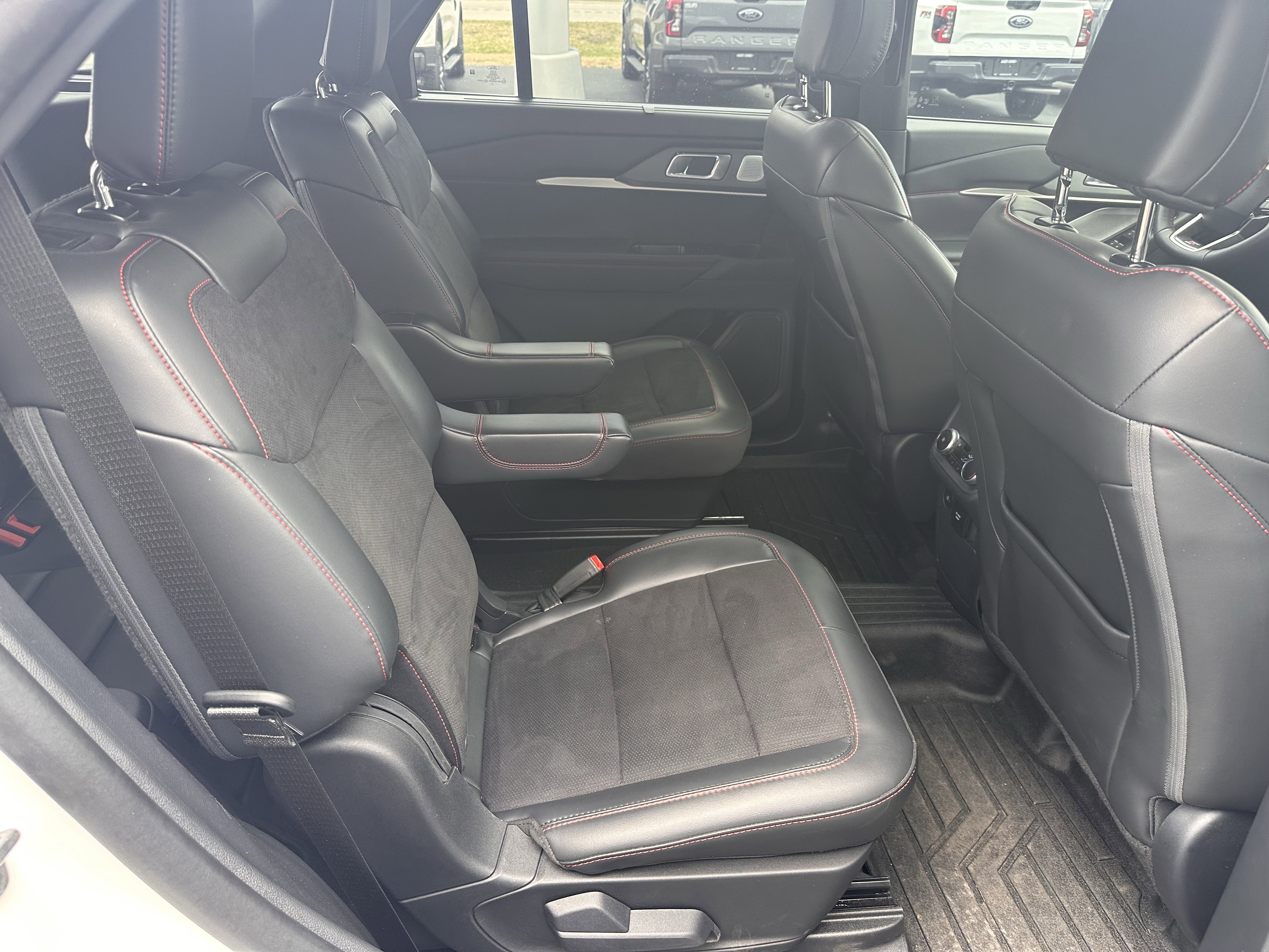 Used 2025 Ford Explorer ST AWD/4WD image 16