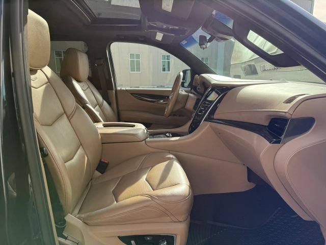 Used 2019 Cadillac Escalade ESV Platinum AWD/4WD image 27