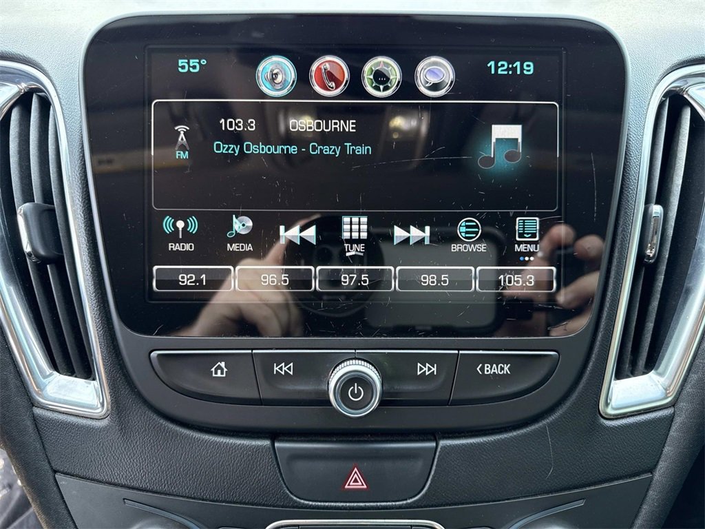 Used 2018 Chevrolet Malibu LT image 17