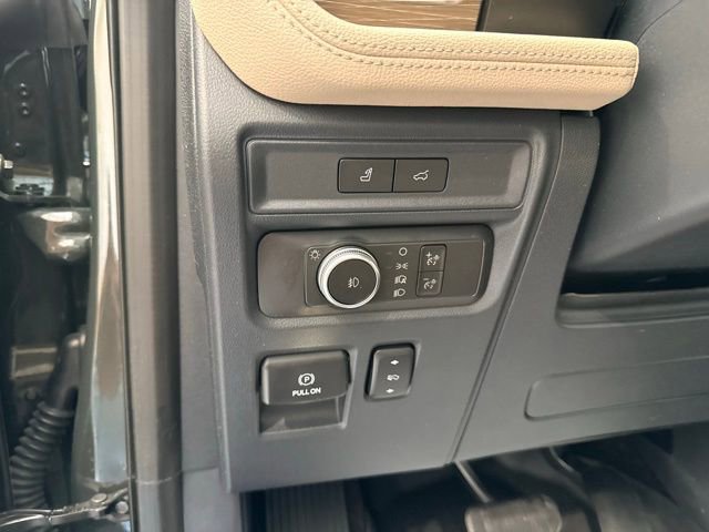 Used 2022 Ford Expedition Limited image 16