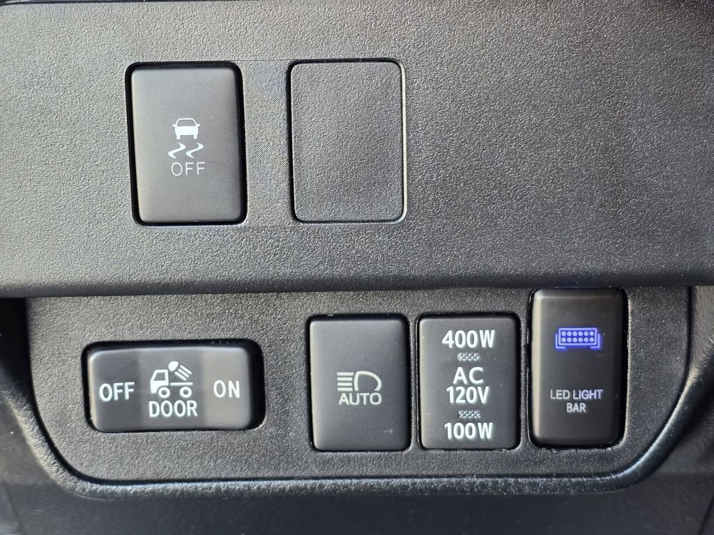 Used 2020 Toyota Tacoma TRD Off-Road w/ Technology Package AWD/4WD image 15
