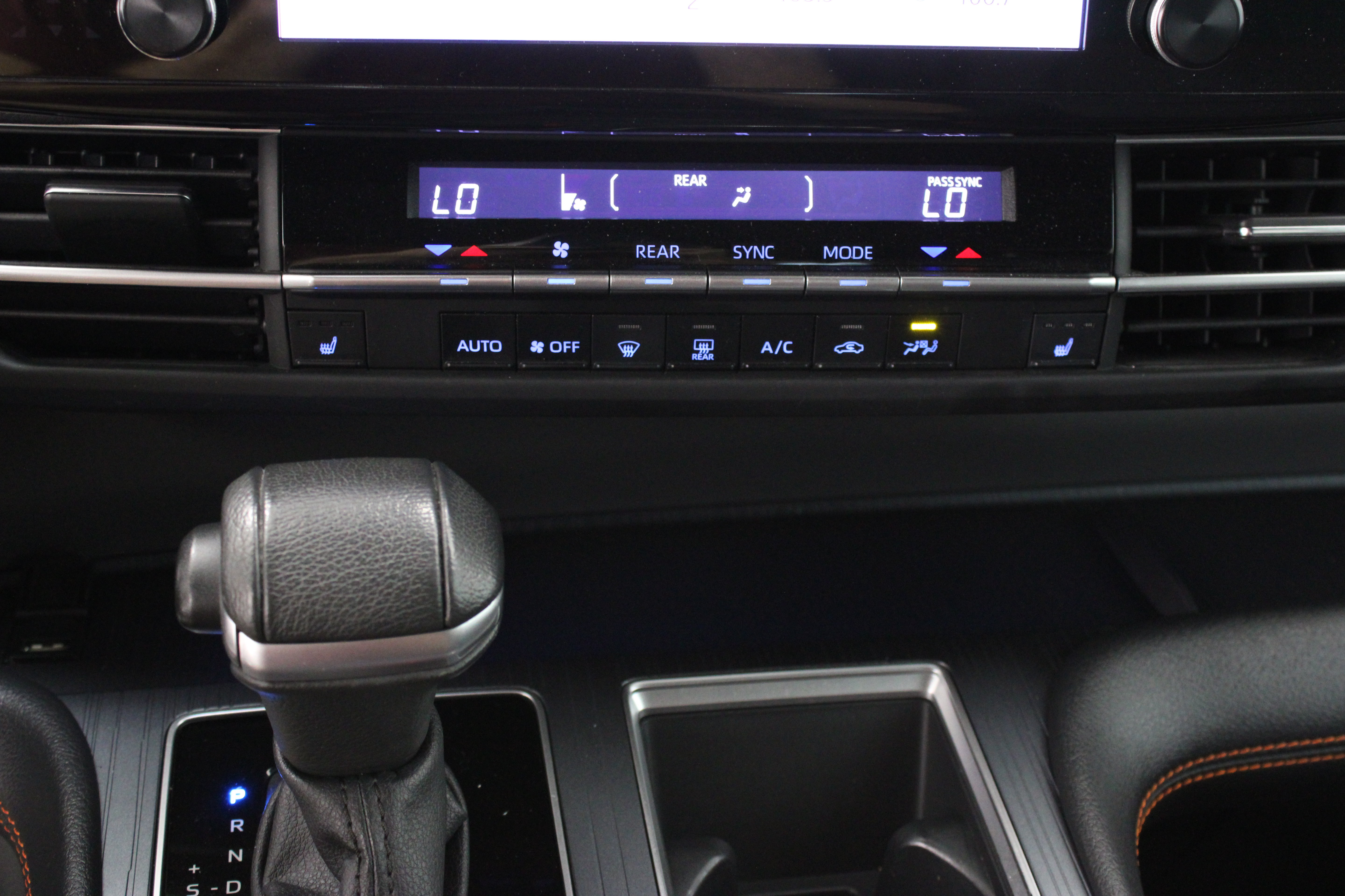 Used 2023 Toyota Sienna XSE FWD image 20