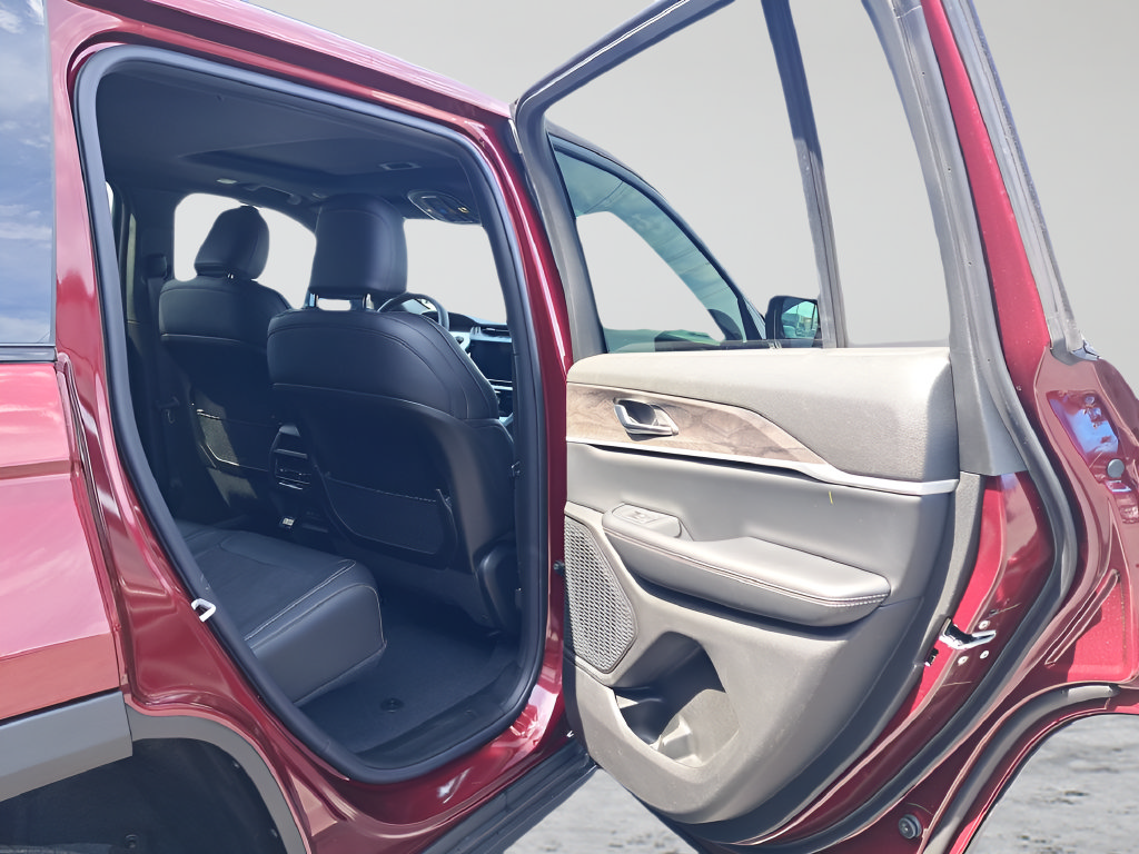 New 2026 Jeep Grand Cherokee Altitude AWD/4WD image 13