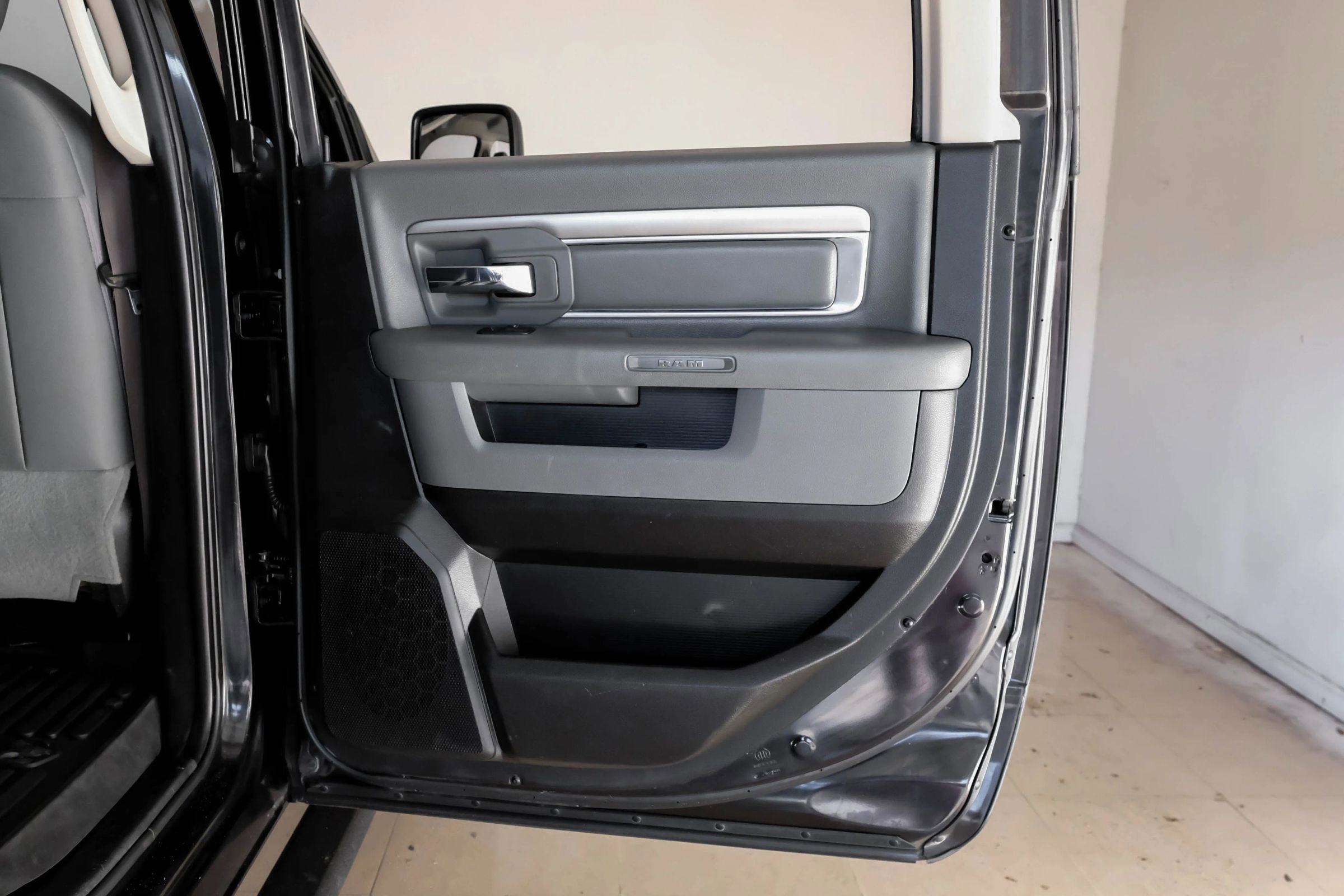 Used 2019 RAM 1500 Classic SLT image 42