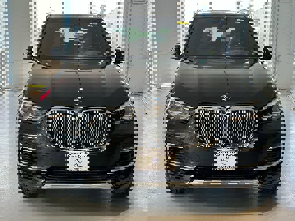 Used 2022 BMW X5 xDrive40i w/ Premium Package image 2