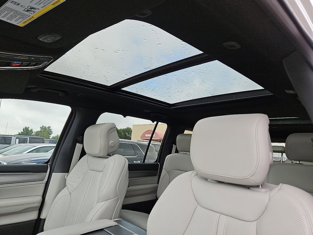 New 2025 Jeep Wagoneer L Series III w/ Premium Group I AWD/4WD image 12