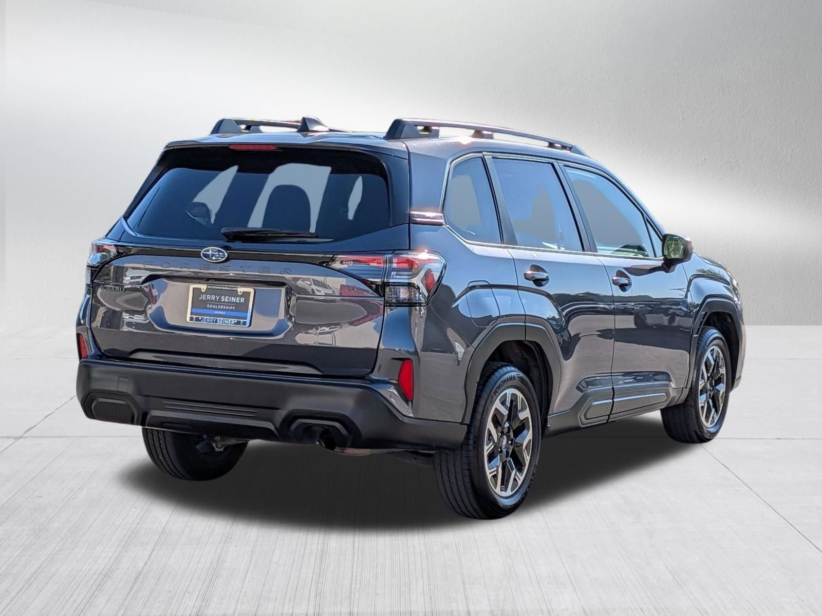 Used 2025 Subaru Forester Premium image 5