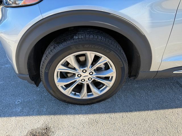 Used 2022 Ford Explorer XLT w/ Equipment Group 202A image 25