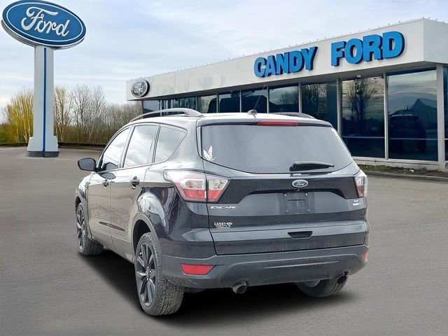 Used 2017 Ford Escape SE w/ Equipment Group 201A AWD/4WD image 3