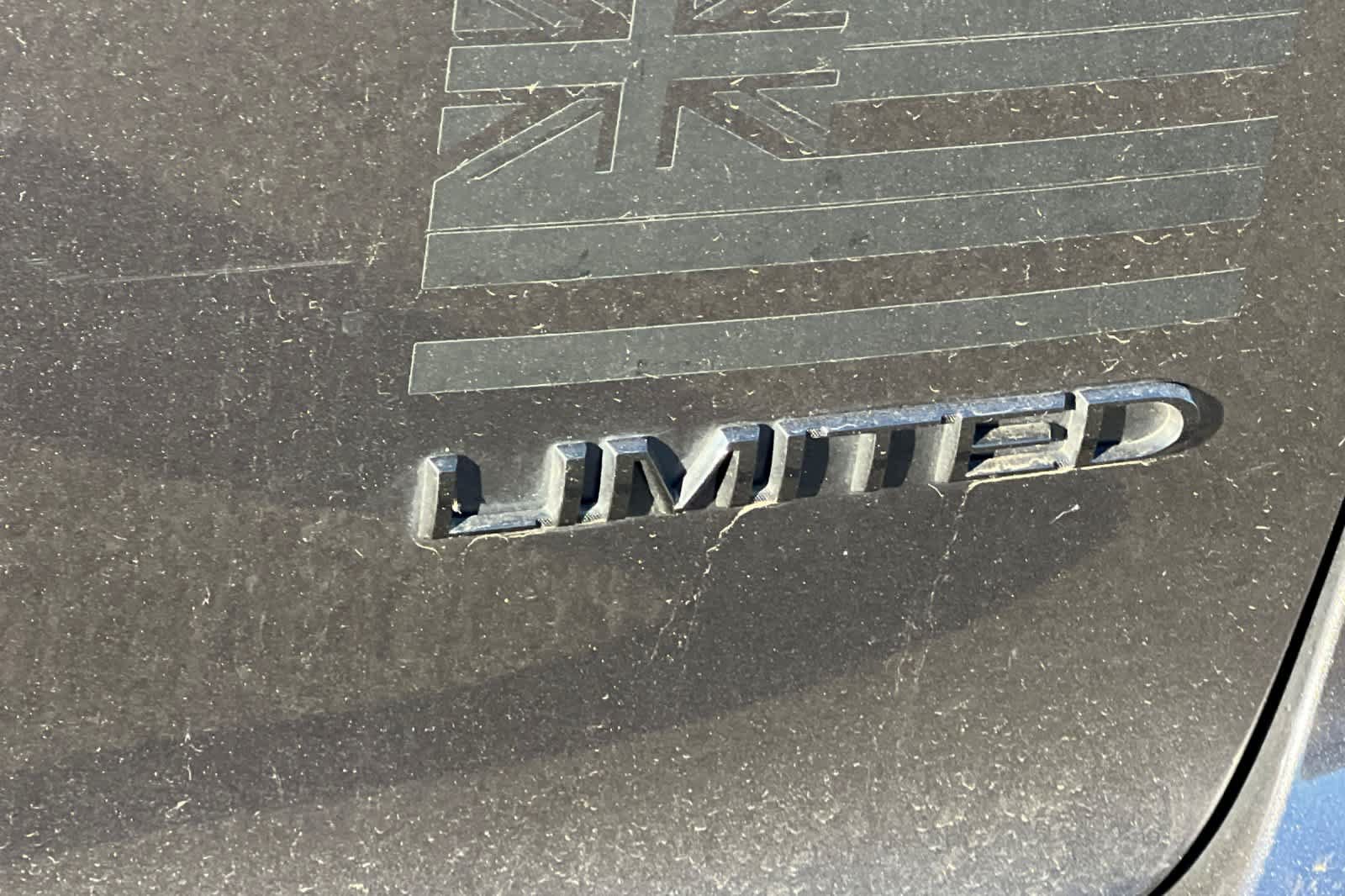 Used 2018 Chrysler Pacifica Limited w/ Advanced Safetytec Group FWD image 24