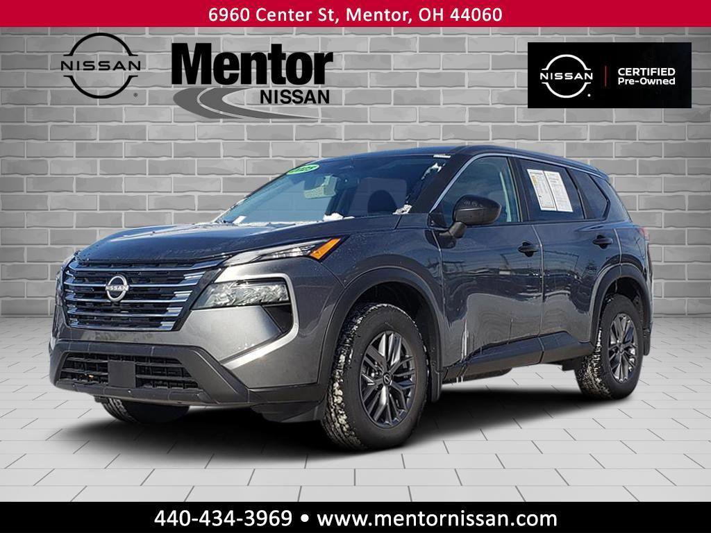 Used 2025 Nissan Rogue S image 3