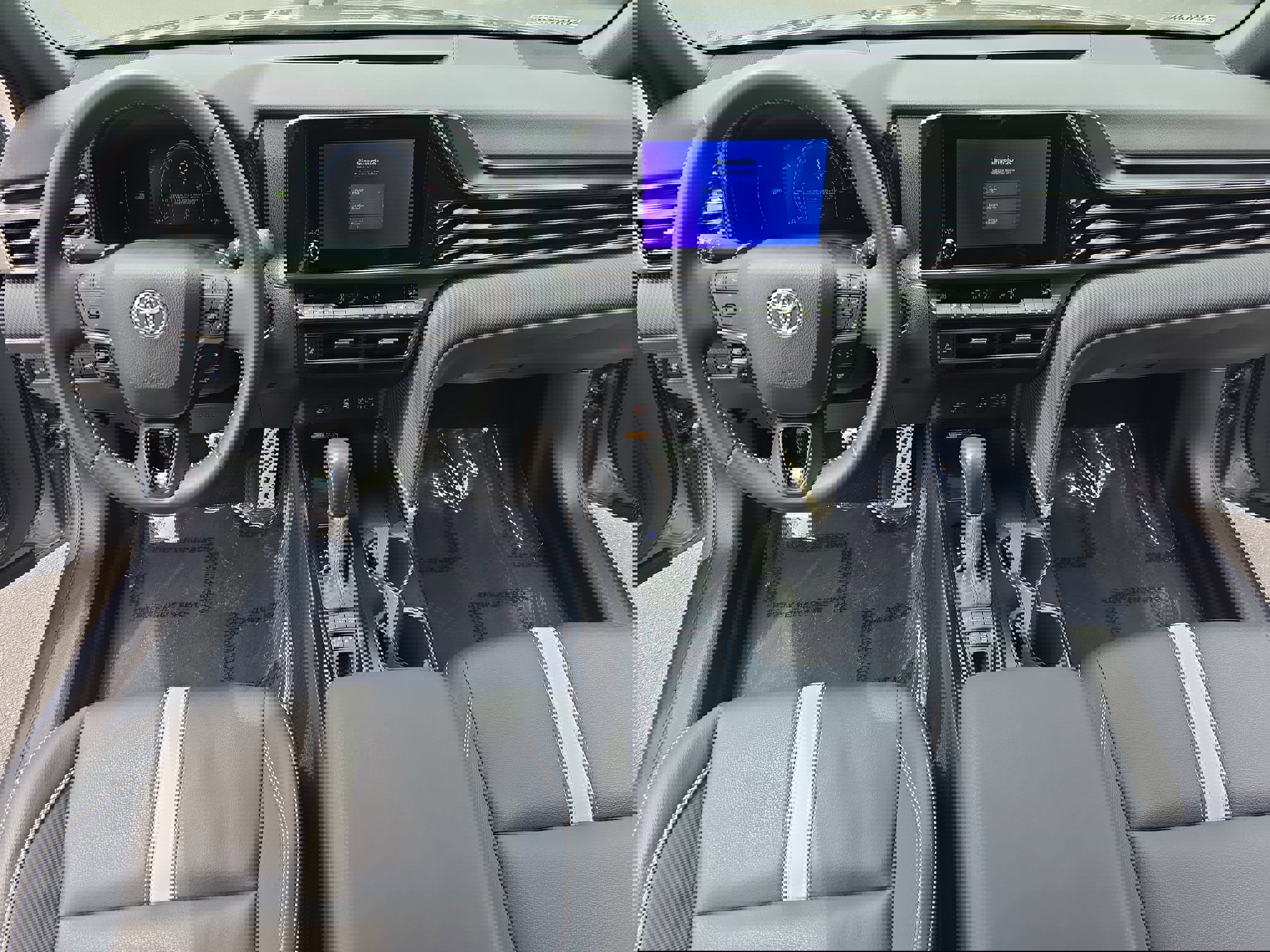 Used 2025 Toyota Camry SE w/ Convenience Package FWD image 21