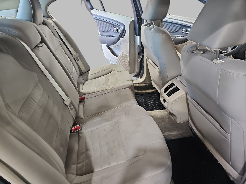 Used 2012 Ford Taurus SE FWD image 14