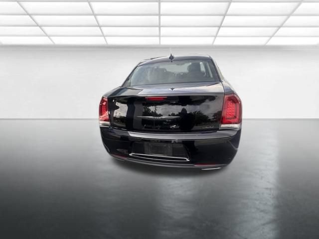 Used 2021 Chrysler 300 Touring w/ Sport Appearance Package RWD image 9