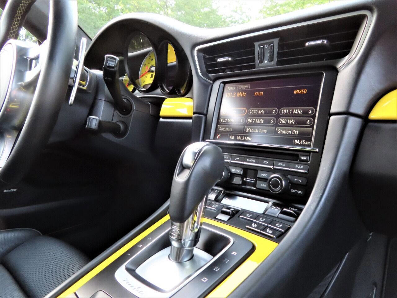 Used 2015 Porsche 911 Turbo S image 35