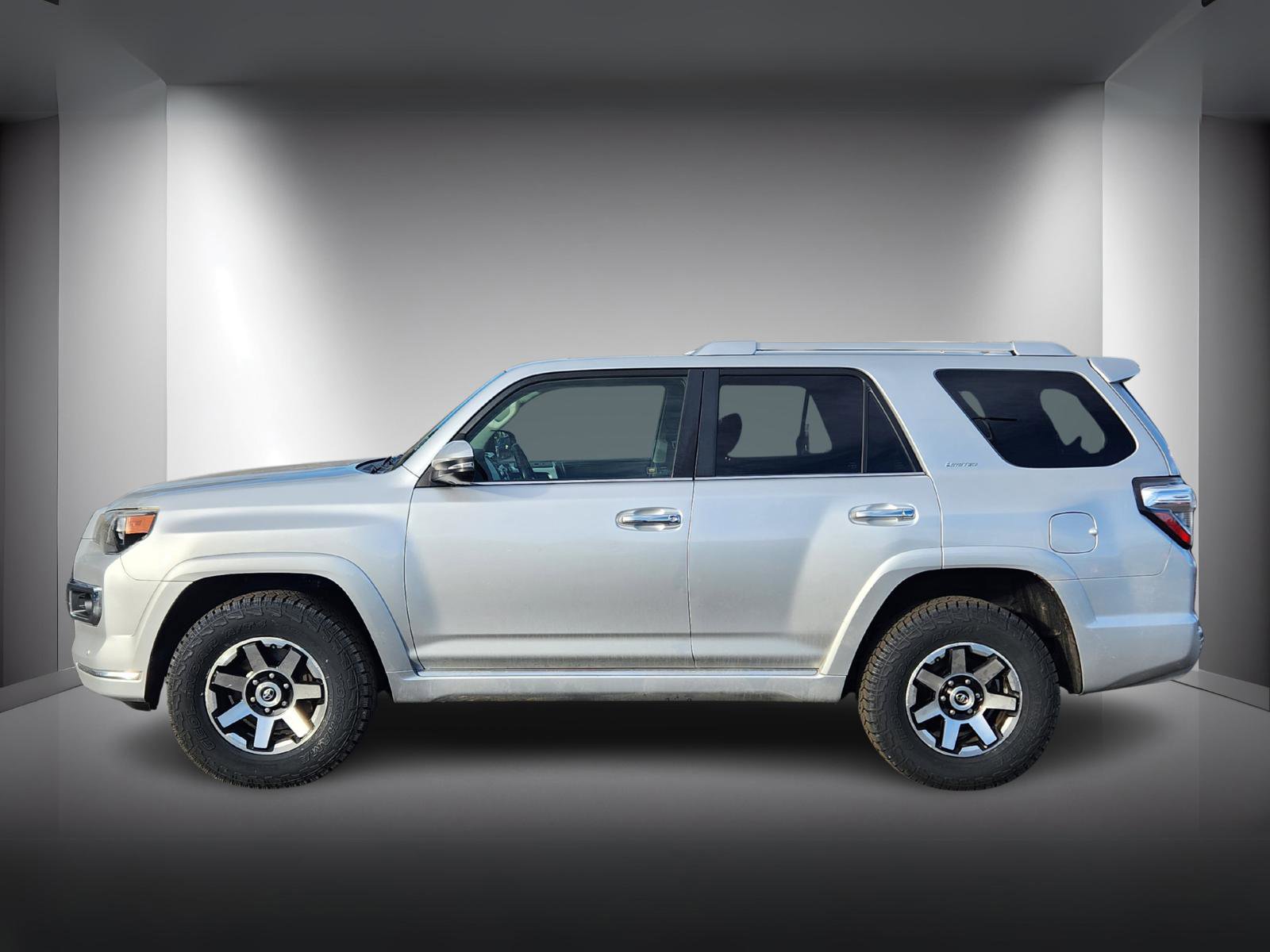 Used 2015 Toyota 4Runner Limited image 2