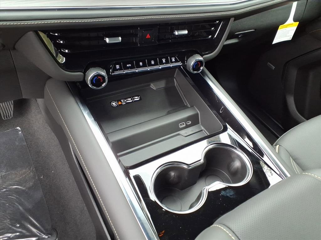 New 2026 Chevrolet Suburban Premier image 23