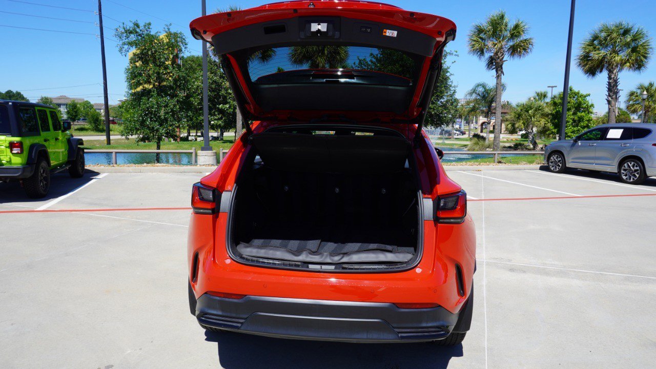 Used 2024 Lexus NX 250 FWD w/ Towing Package (2000 Lbs) image 35