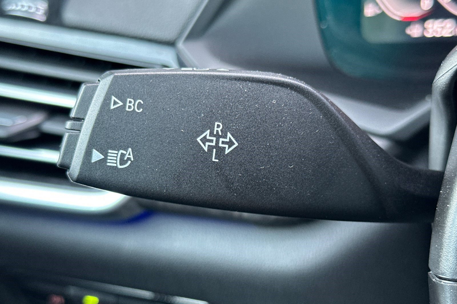 Certified 2023 BMW X5 sDrive40i w/ Climate Comfort Package image 32