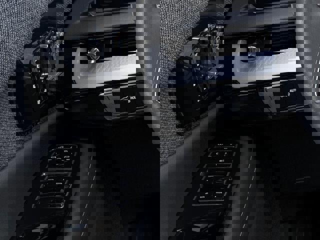 New 2026 Cadillac Optiq Luxury 2 image 22