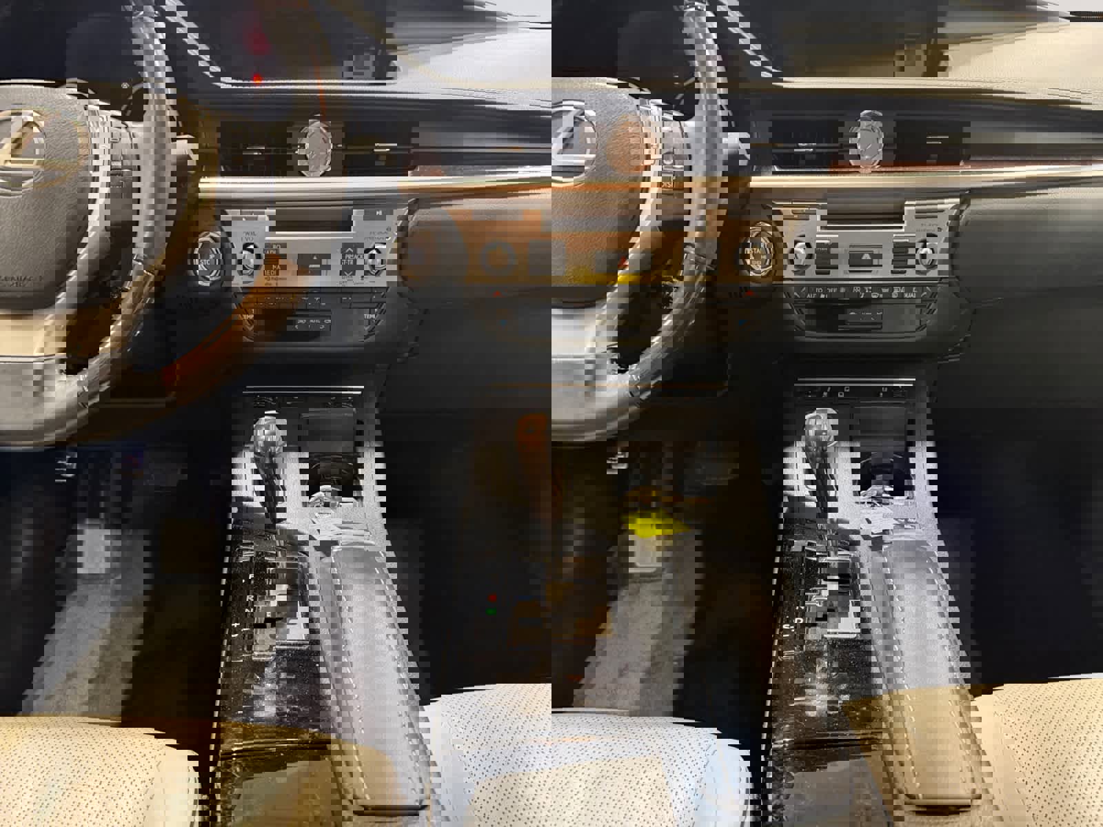 Used 2013 Lexus ES 350 w/ Luxury Pkg image 12