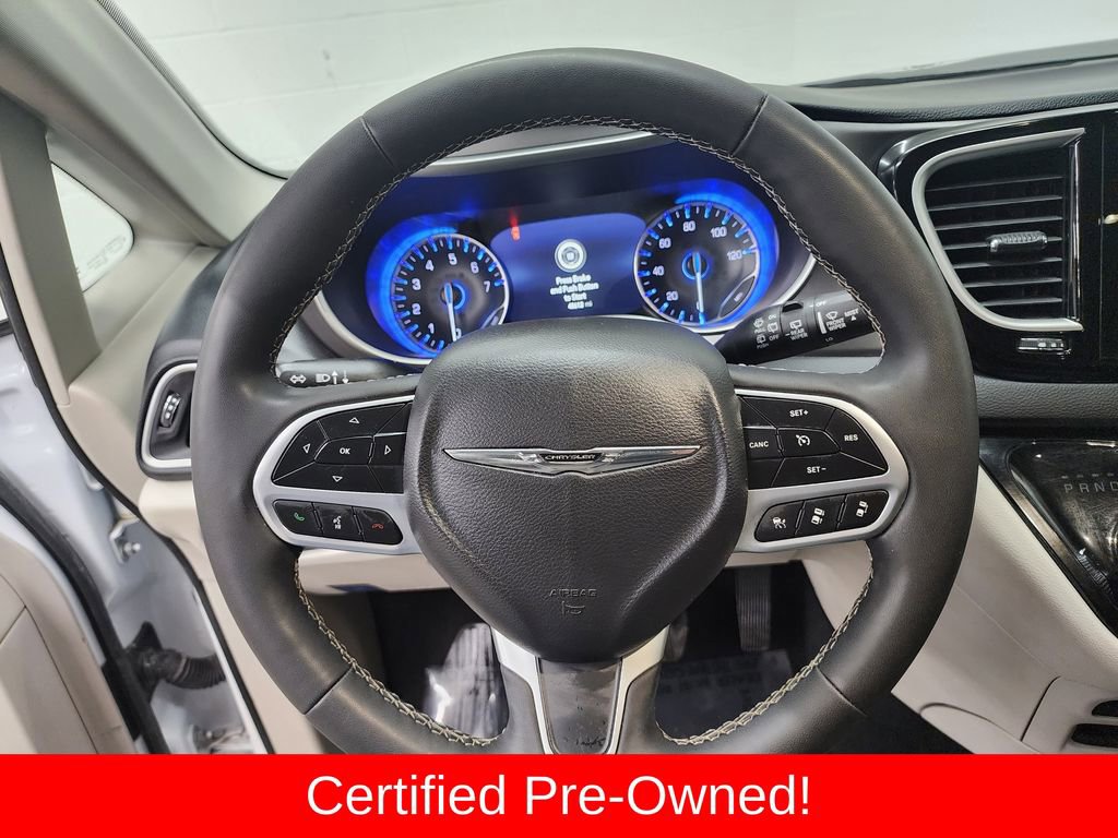 Used 2024 Chrysler Pacifica Touring-L image 14