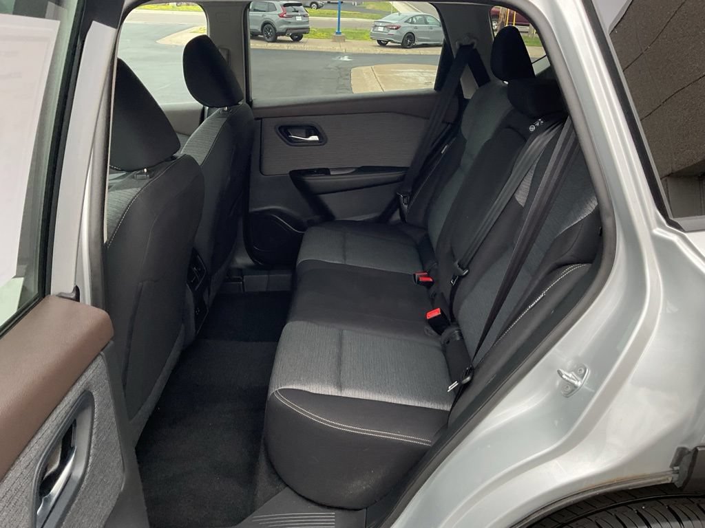 Used 2023 Nissan Rogue SV AWD/4WD image 20