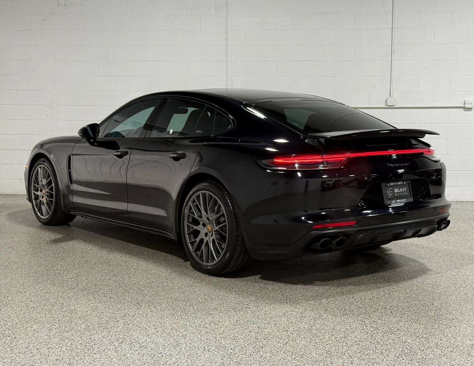 Used 2023 Porsche Panamera 4 Platinum Edition AWD/4WD image 7