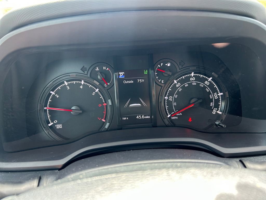 Used 2024 Toyota 4Runner SR5 Premium w/ Moonroof Package AWD/4WD image 15