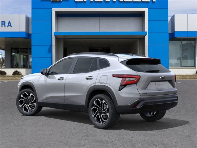 New 2026 Chevrolet Trax RS w/ Sunroof Package FWD image 3