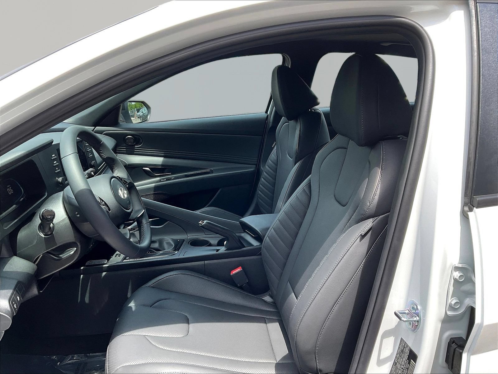 New 2026 Hyundai Elantra SEL Sport FWD image 17