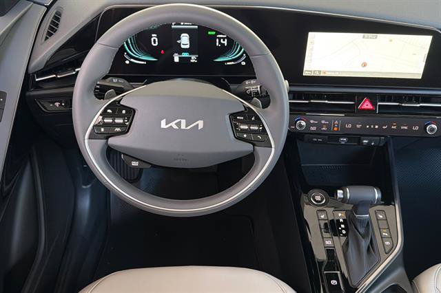 New 2026 Kia Niro EX FWD image 16