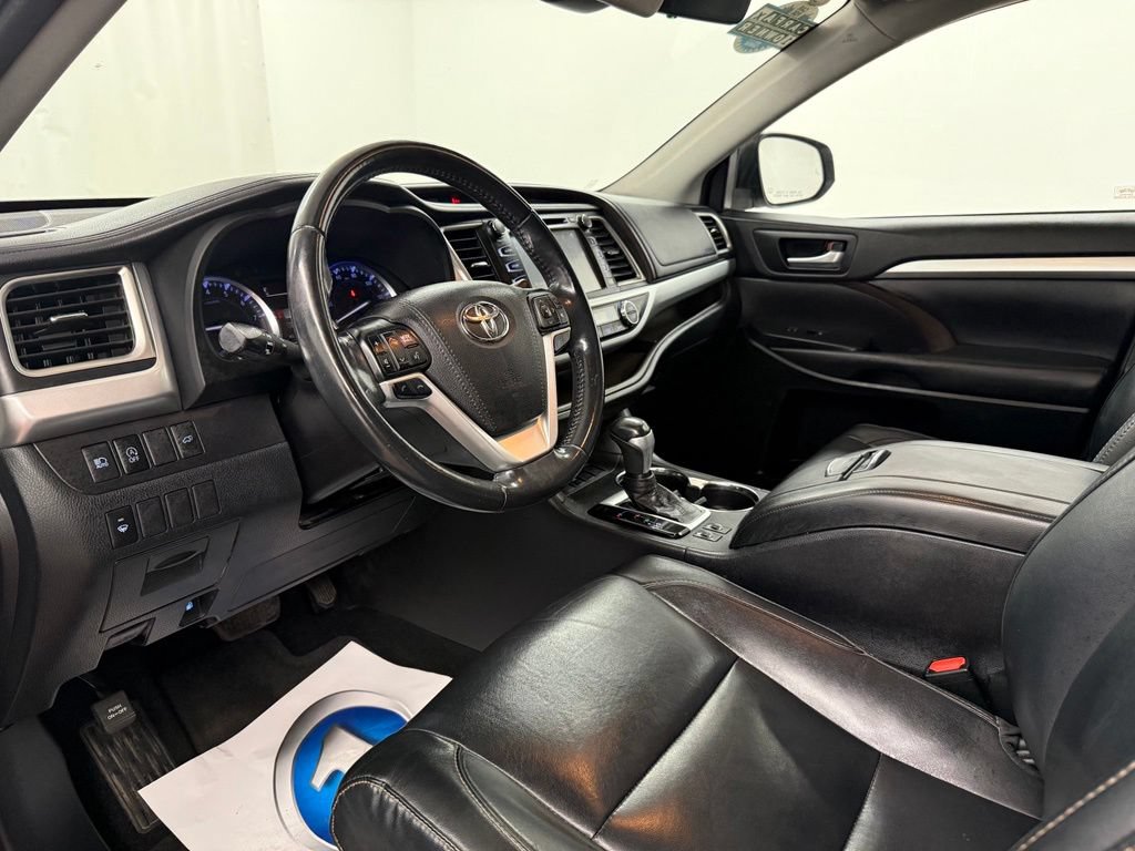 Used 2018 Toyota Highlander XLE FWD image 10