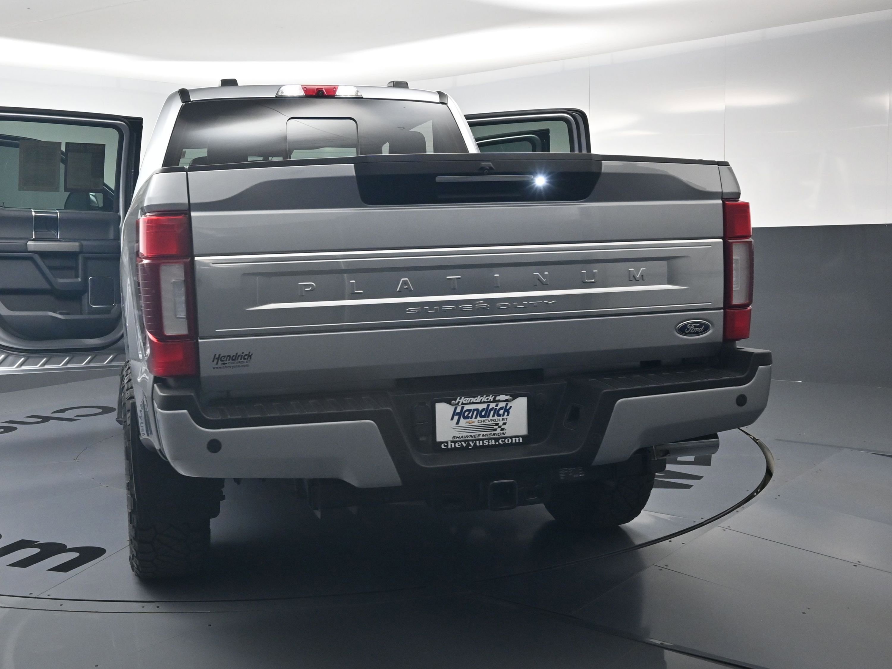 Used 2022 Ford F250 Platinum w/ FX4 Off-Road Package AWD/4WD image 28
