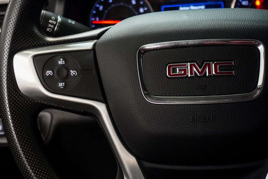 Used 2021 GMC Acadia SLE w/ Driver Convenience Package FWD image 15