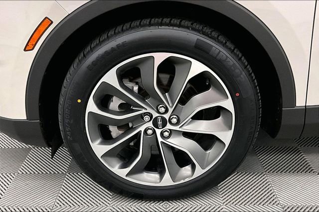 Used 2023 Lincoln Nautilus Reserve image 10