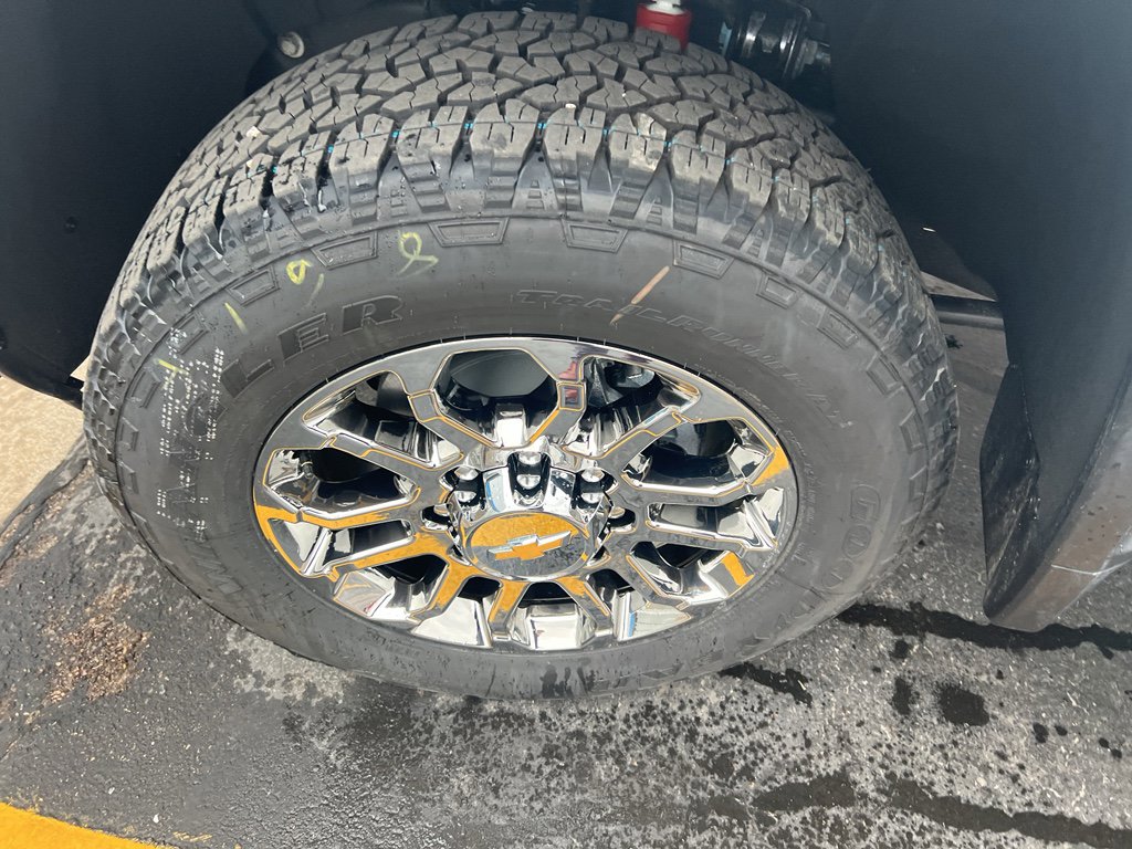 New 2026 Chevrolet Silverado 2500 LTZ w/ LTZ Premium Package image 11