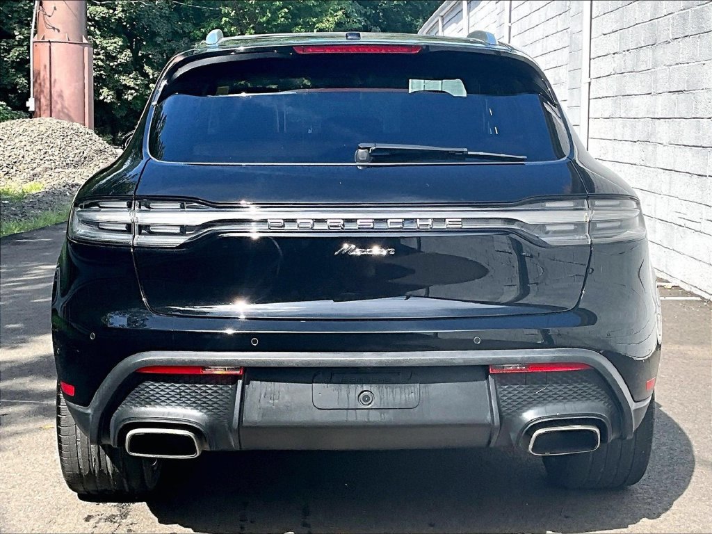Certified 2023 Porsche Macan AWD/4WD image 9