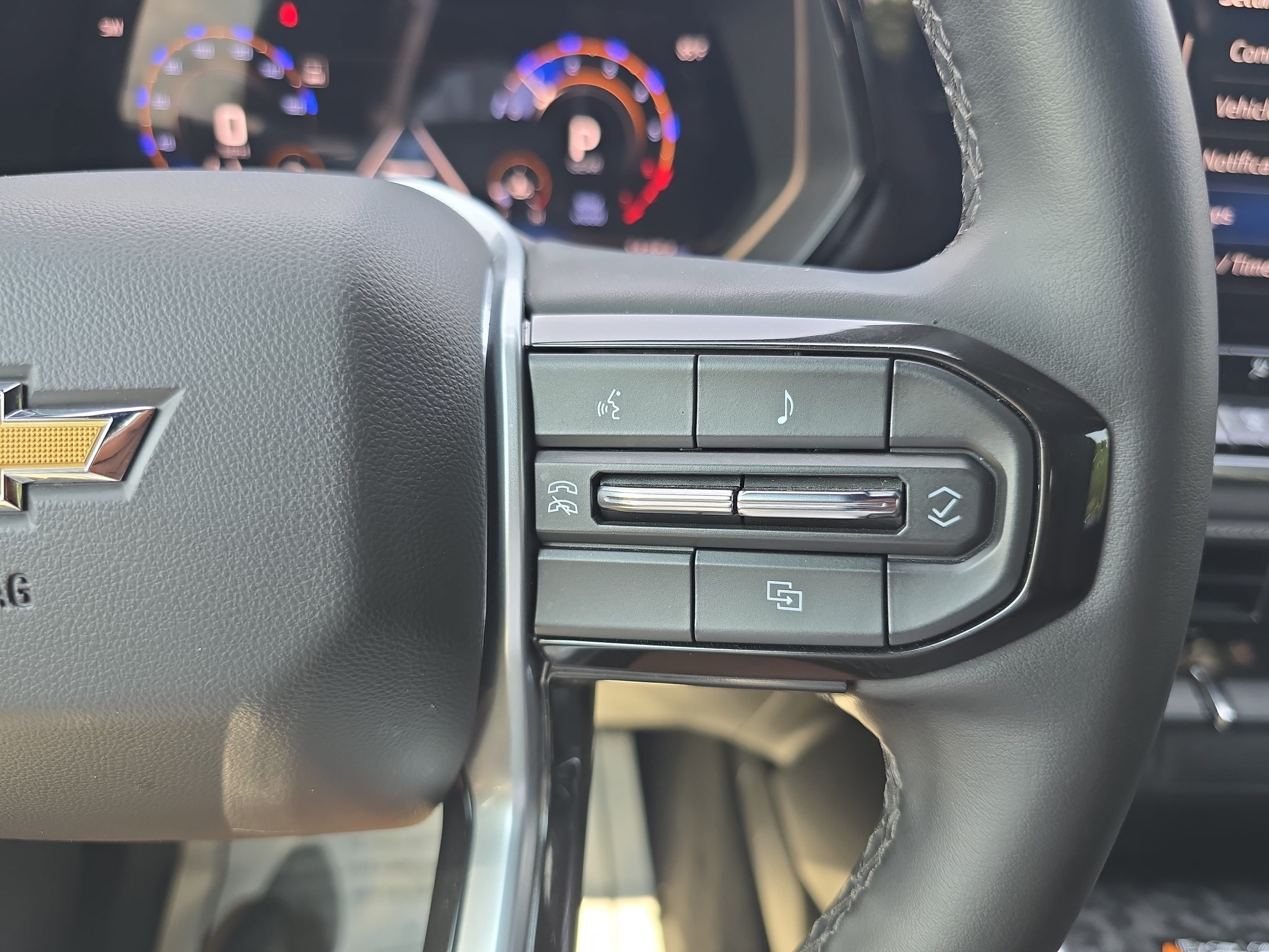 Used 2024 Chevrolet Colorado LT w/ LT Convenience Package II RWD image 18