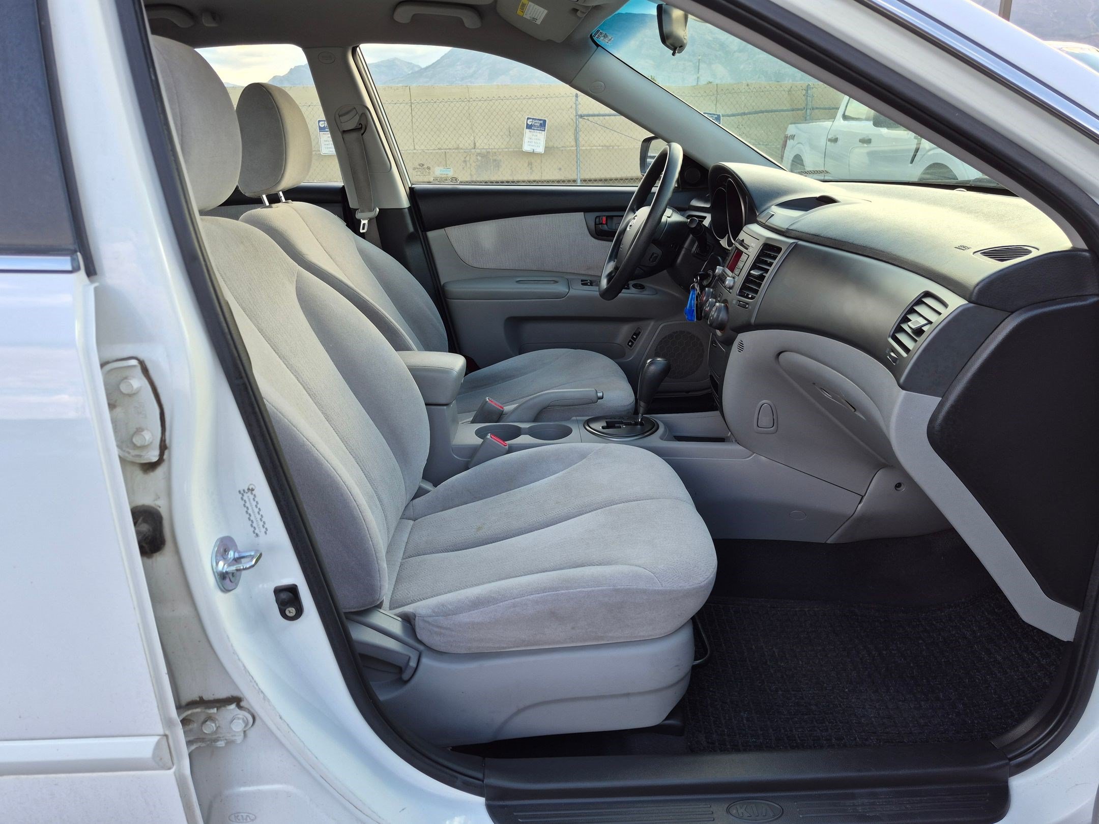 Used 2010 Kia Optima LX FWD image 31
