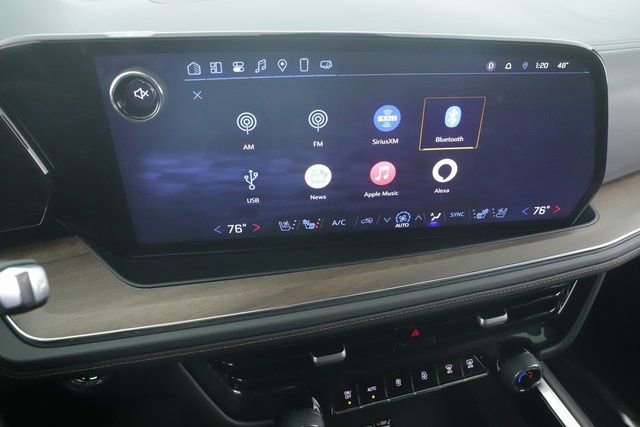 Used 2025 Chevrolet Suburban High Country image 27