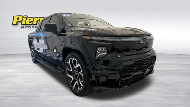 Used 2025 Chevrolet Silverado EV RST image 8